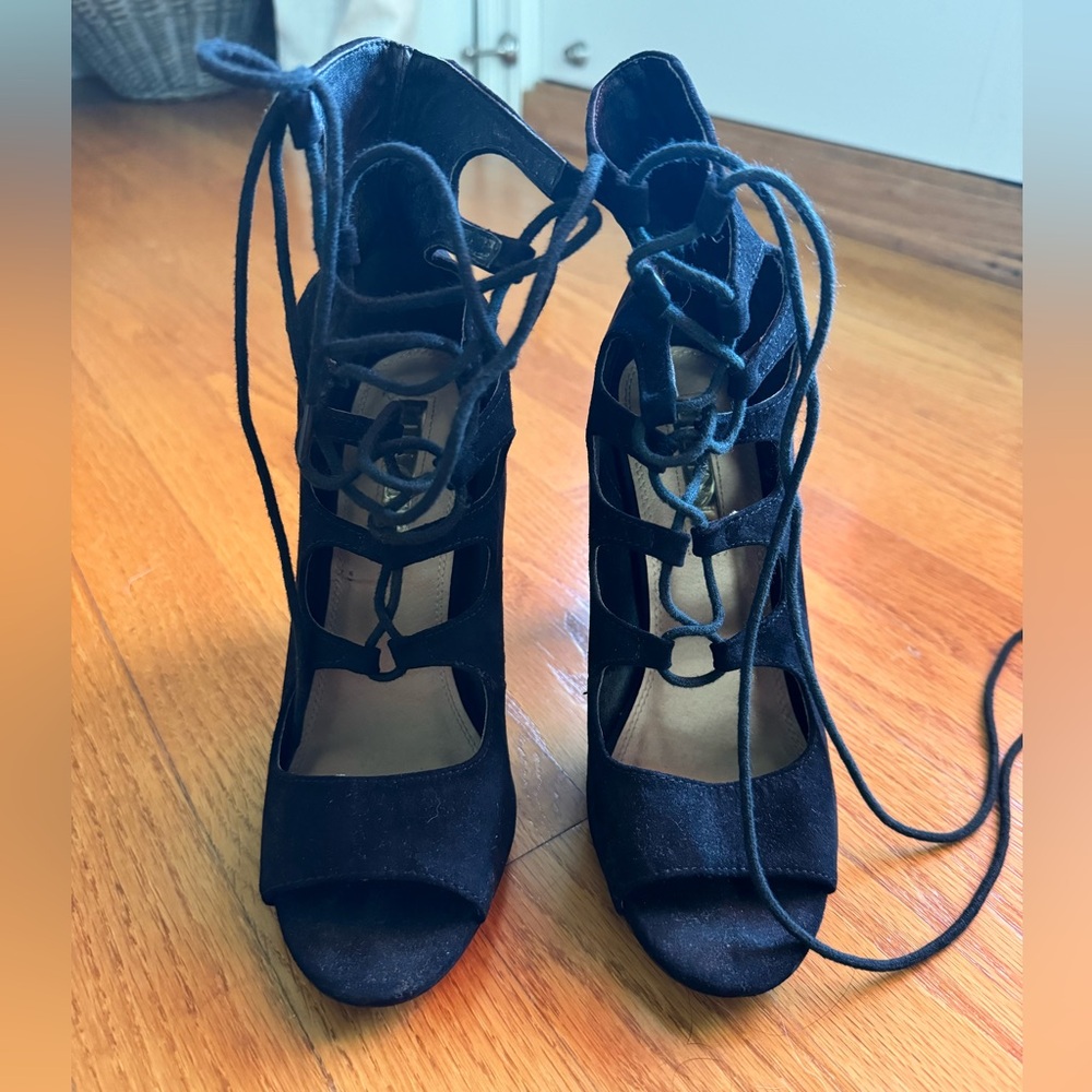 Ankle strap shoes